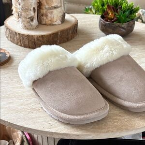 Plush Cream Women's Slippers